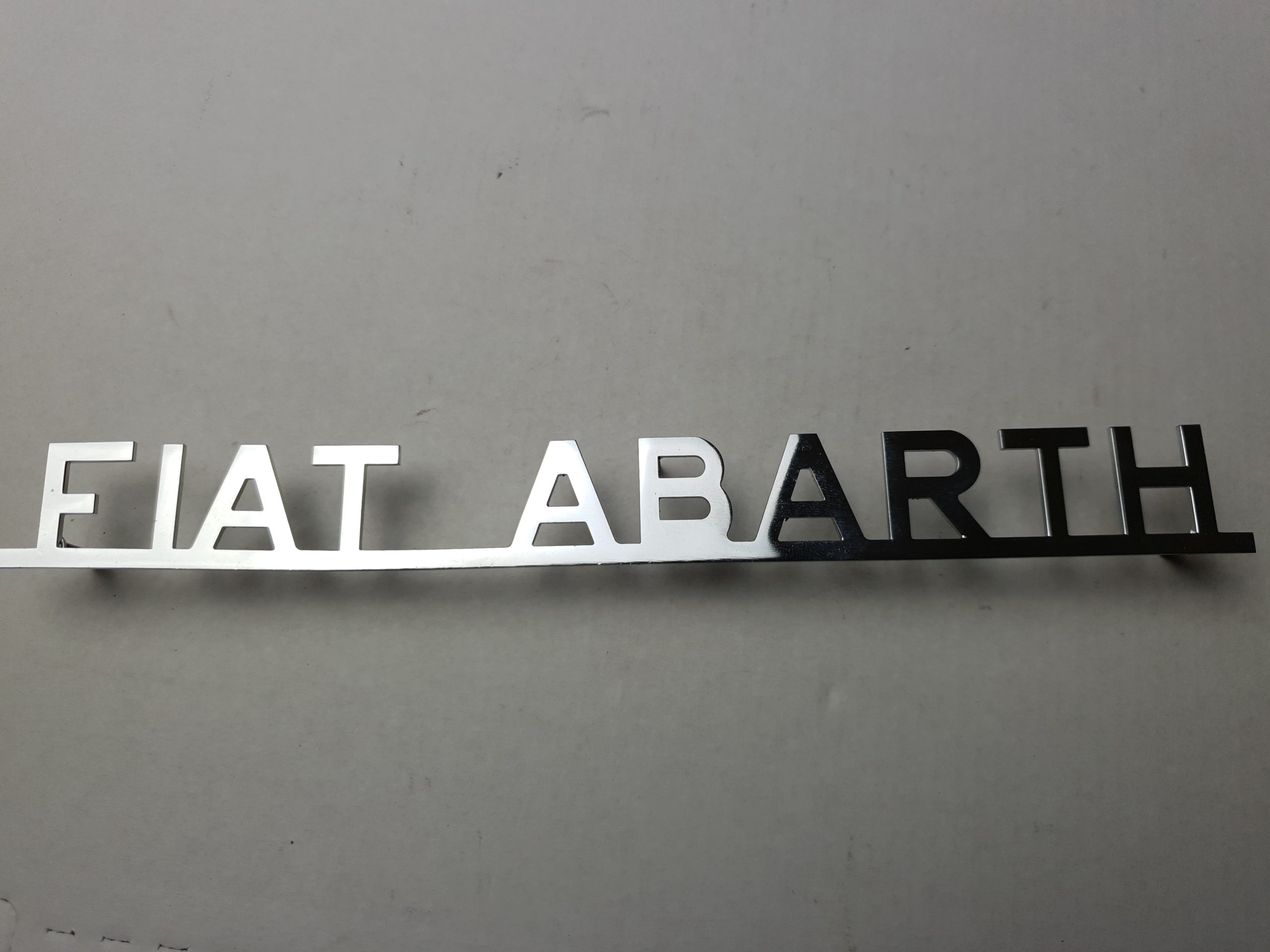 Monogramme métal Abarth