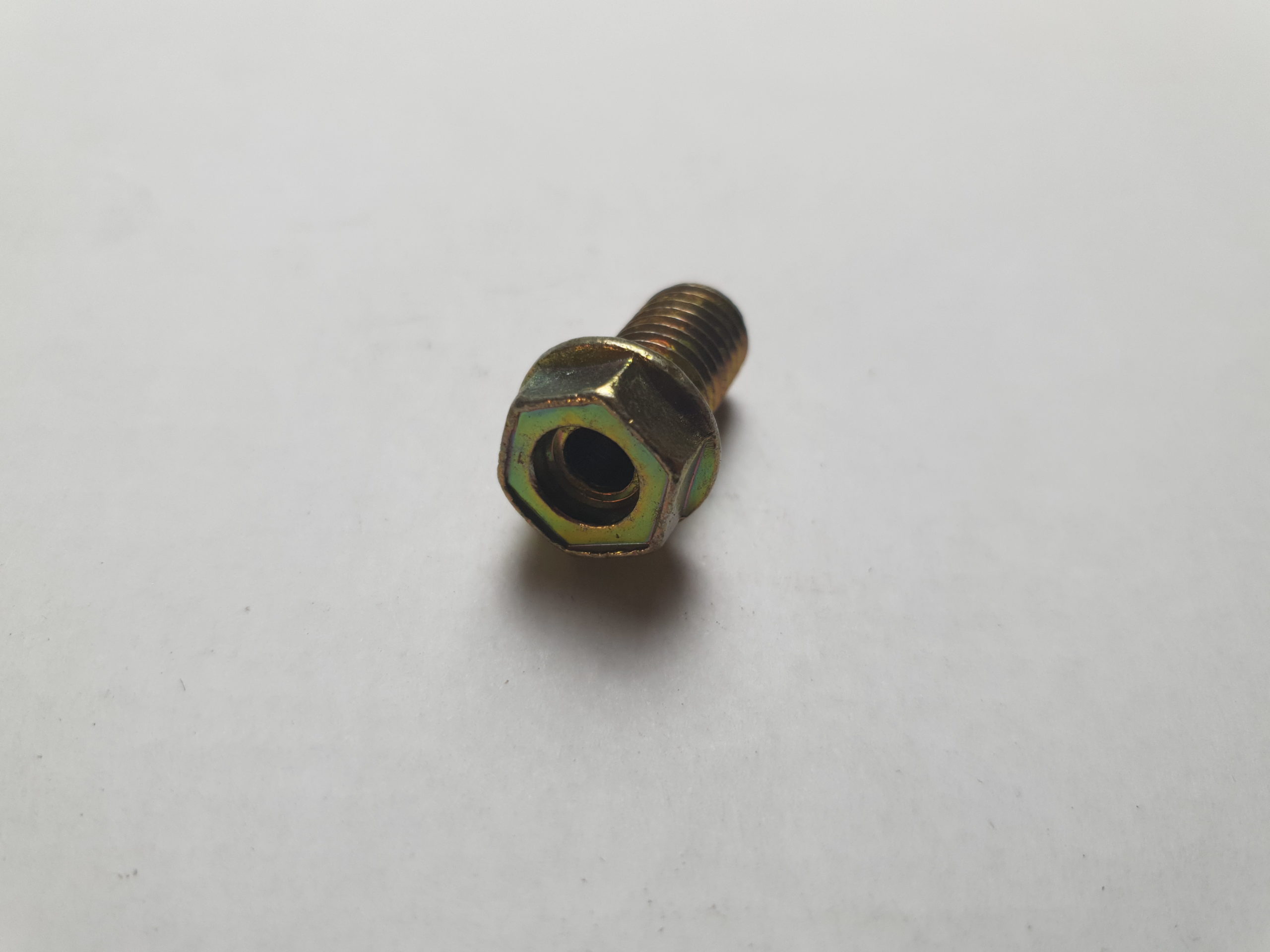 Boulon creux de culasse